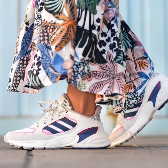 NWT Adidas valasion - Picture 3 of 10